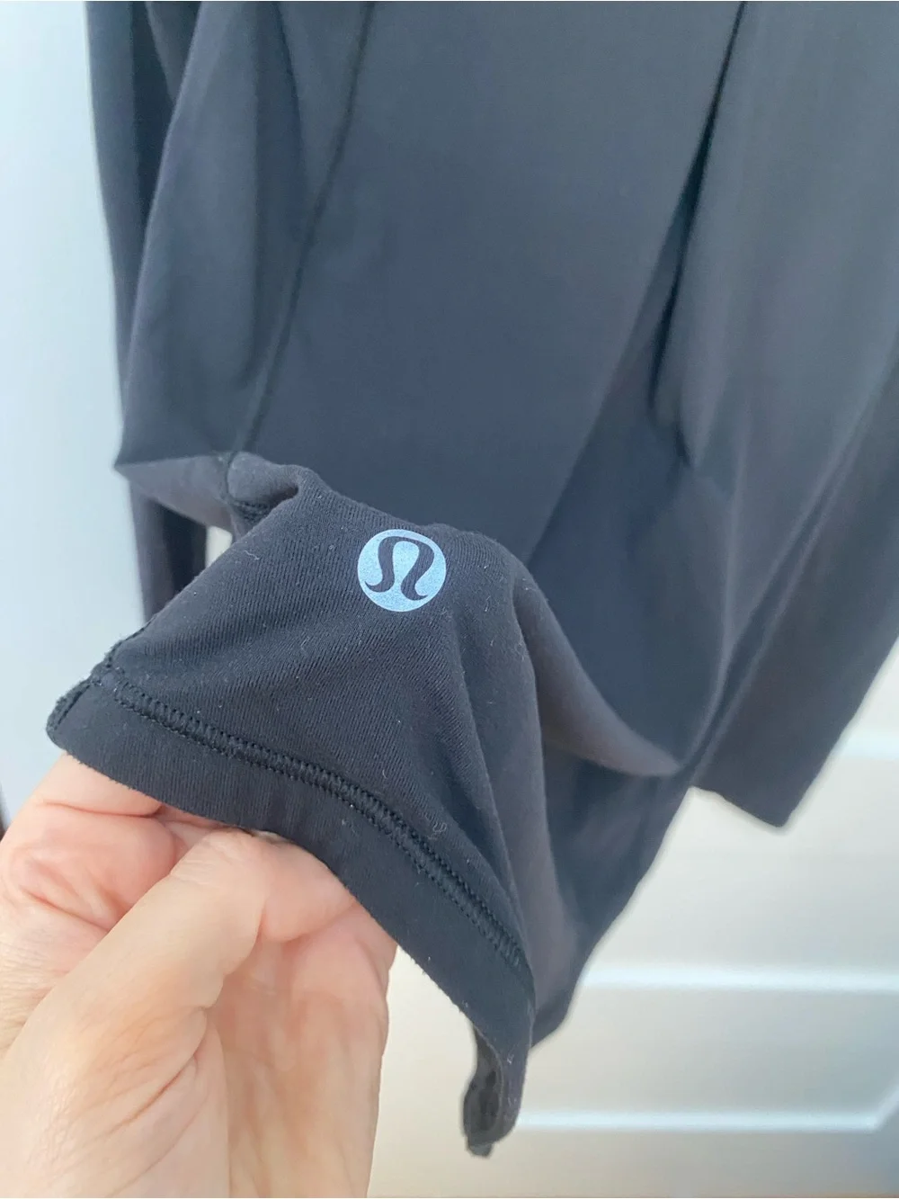 Lululemon outrun long sleeve Women's Black Long-Sleeve Crewneck Top